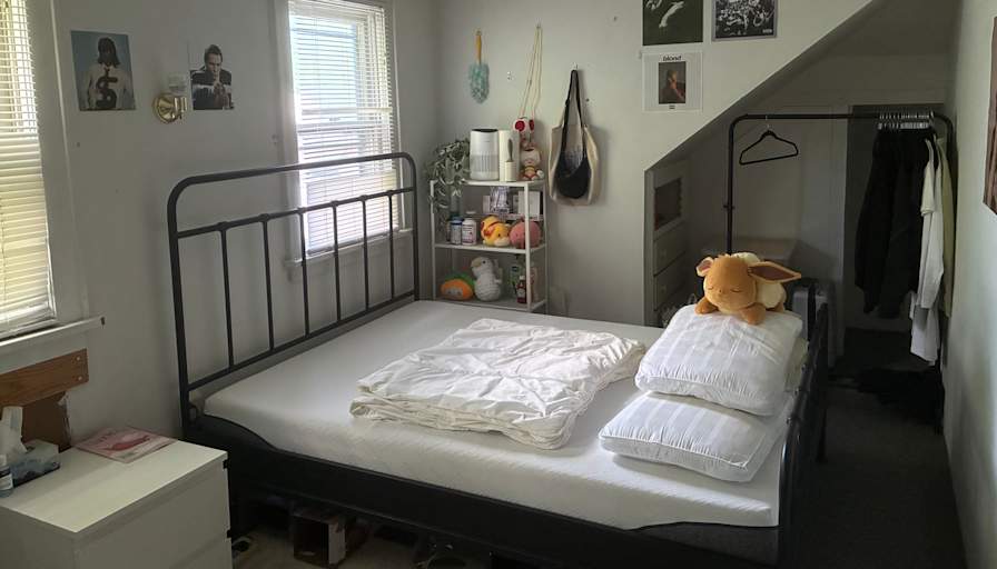 Hector Jiang's room