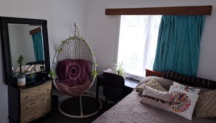 Lee's room