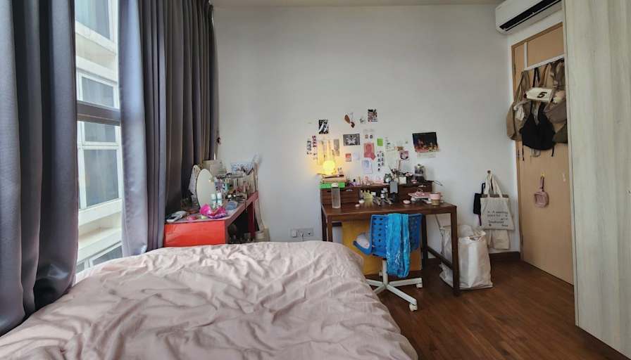 Bowen's room