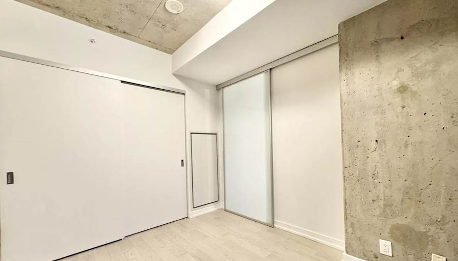 Shimon's room