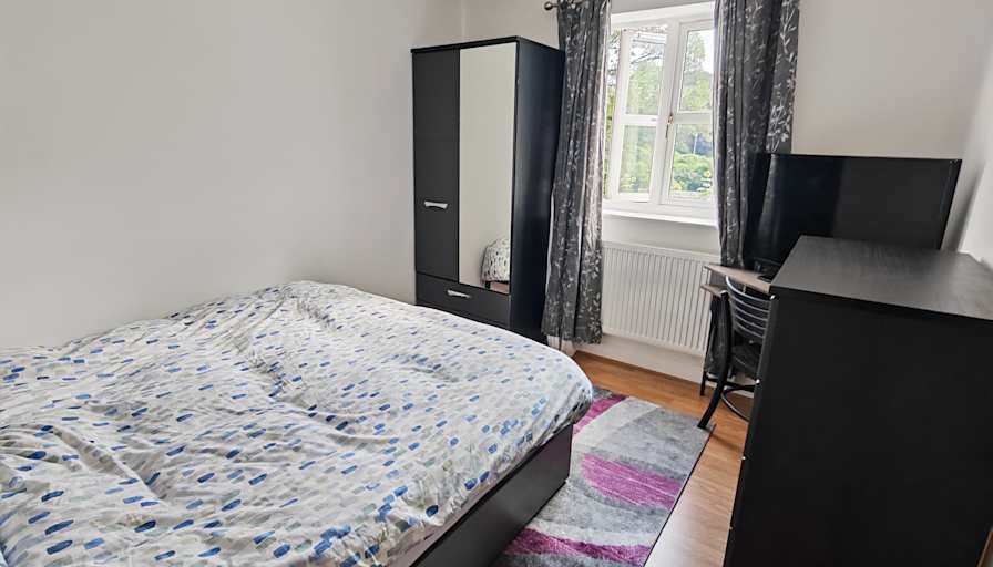 Azhar thompson's room
