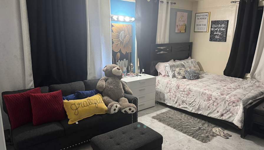 Eriadna Vasquez's room
