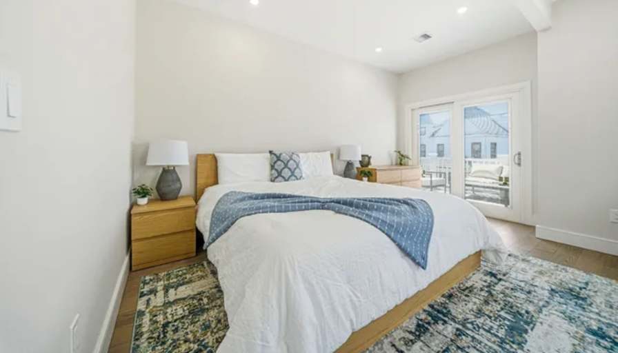 Alicia's room