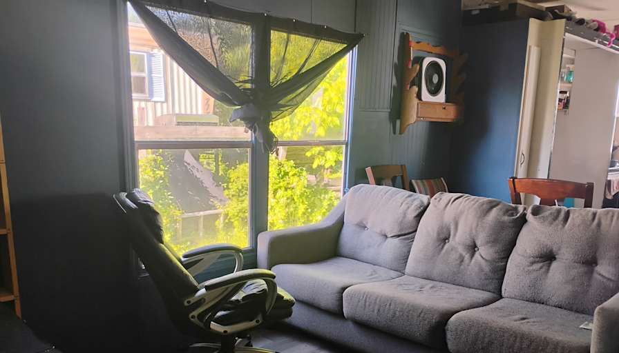 Alar's room