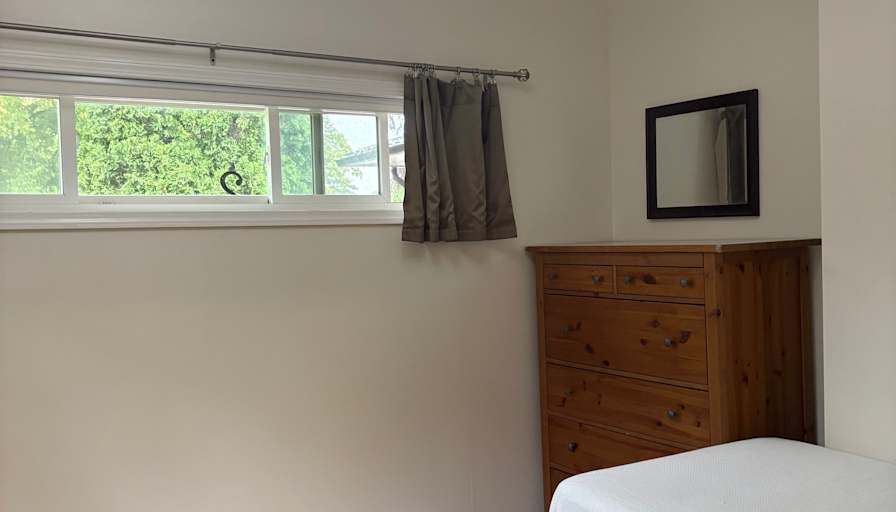 GJ's room