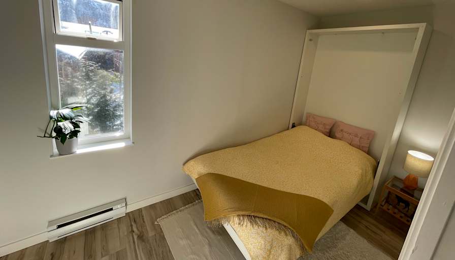 Mina's room