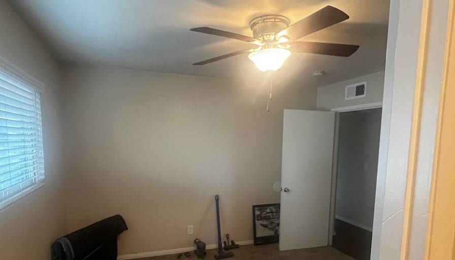 Ron 's room