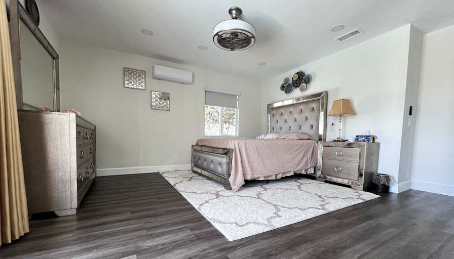 Elle's room