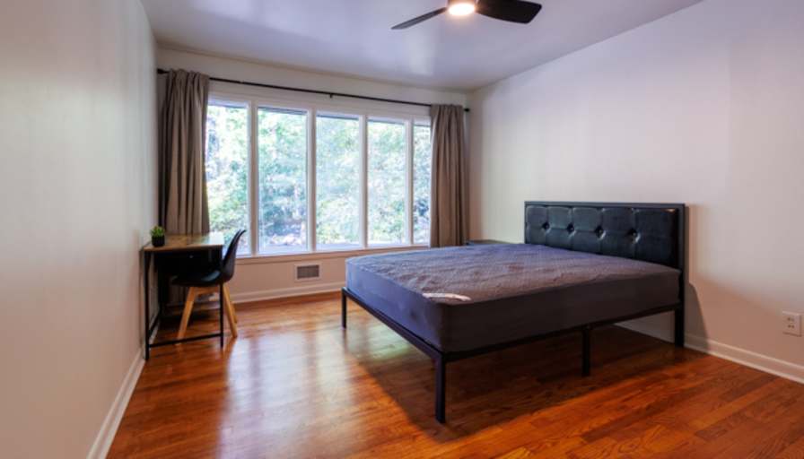 Thao's room