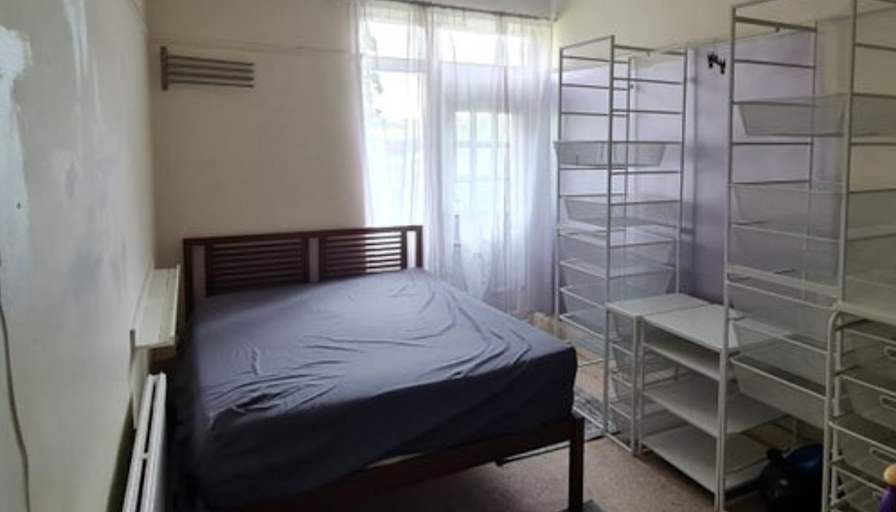 Neil Murray's room