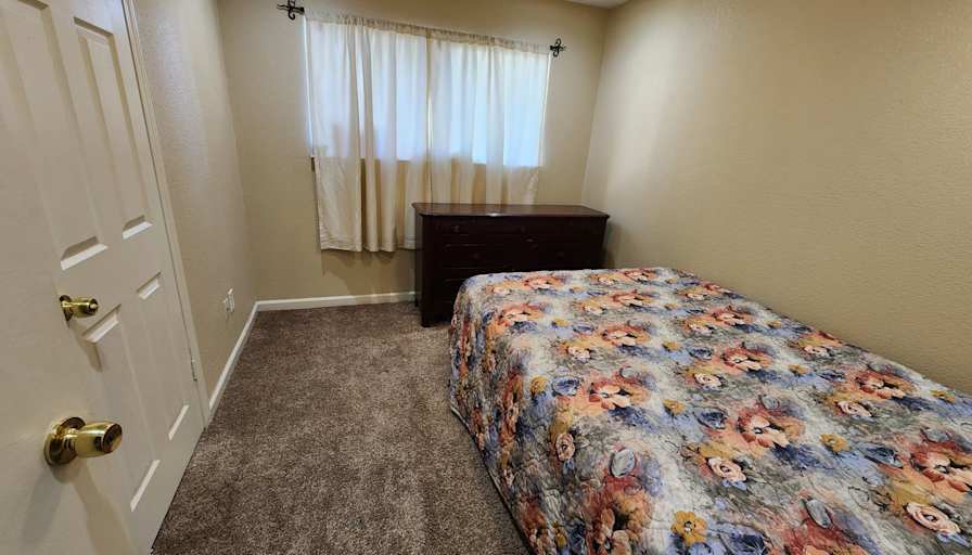 Luis's room