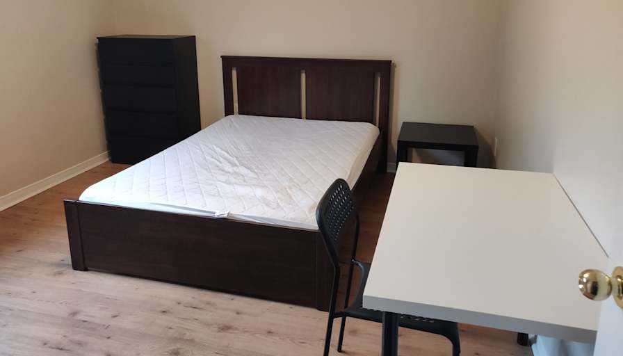 NKW Holdings's room