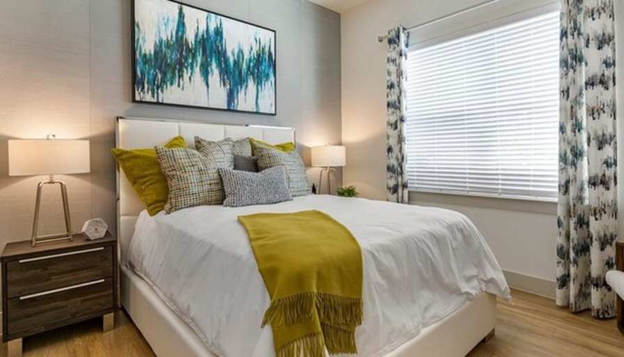 Leslie Bell's room