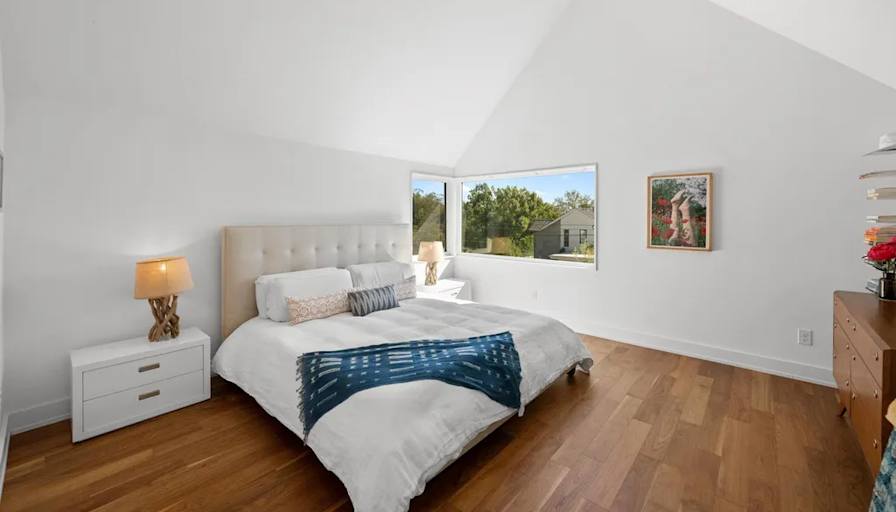 Dora's room