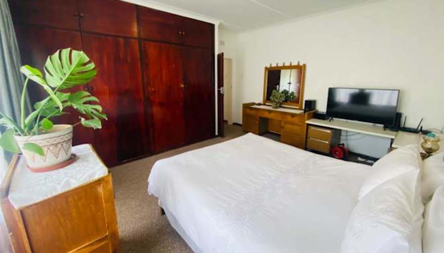 Tee's room