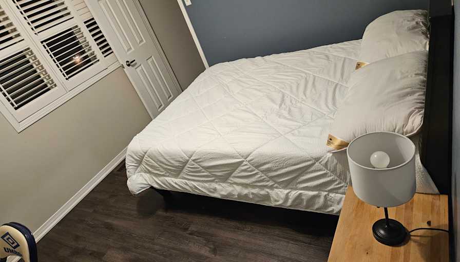 Guylain's room