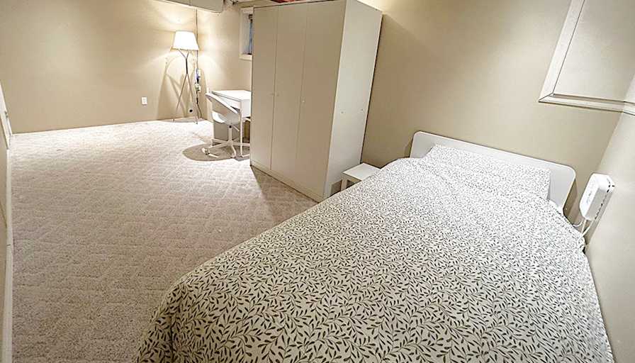 Hamid Reza's room