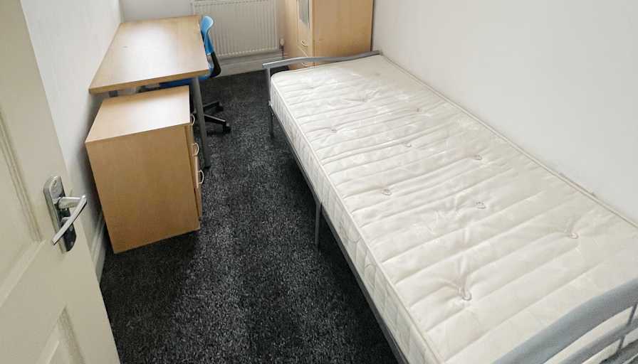 Upper Residence Property Ltd.'s room