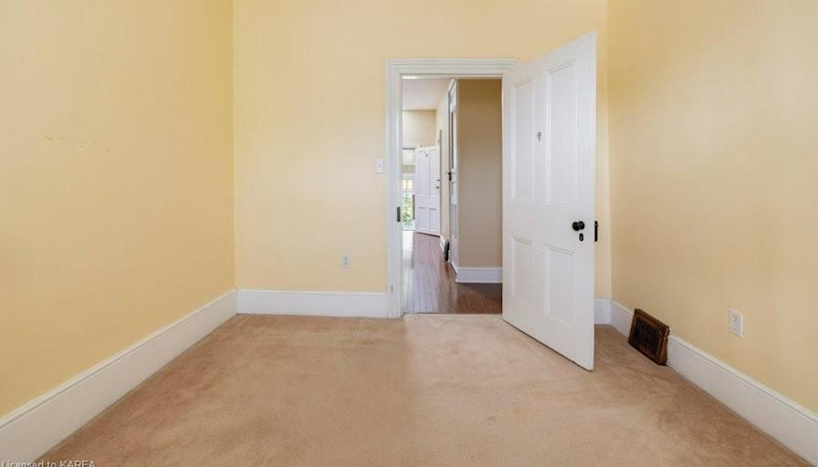 Kingston's room