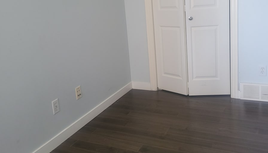 Negst's room