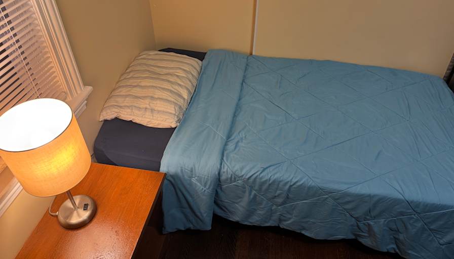 leo's room