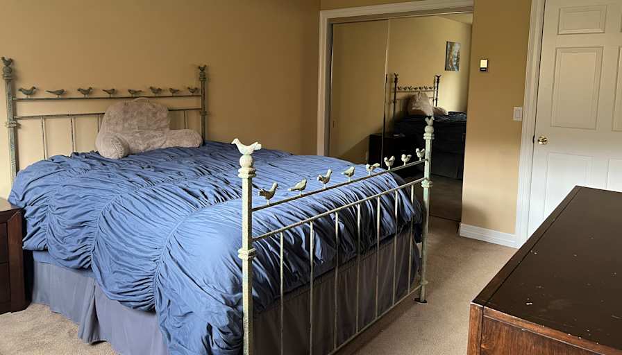 Vail's room