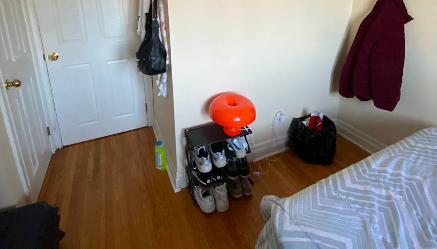 Inaia's room