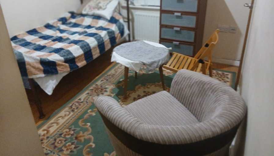 nasser's room