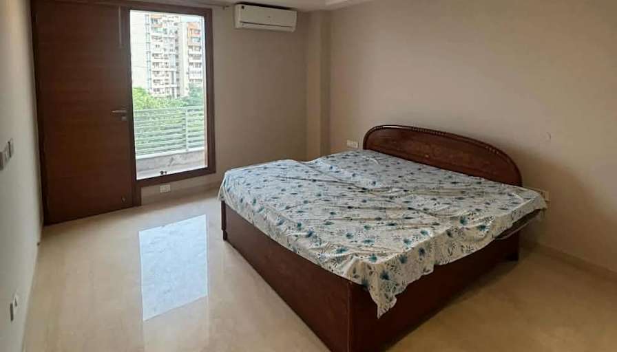 Divyanshi's room