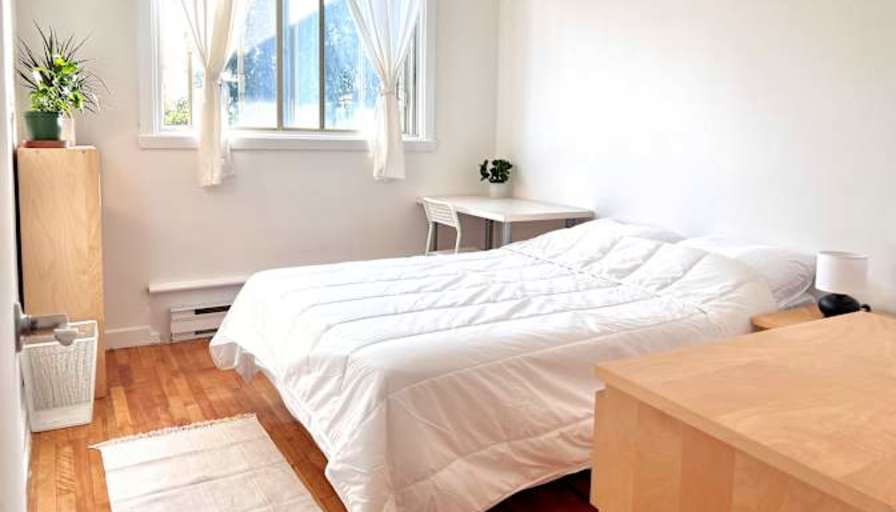 Iris Tori's room
