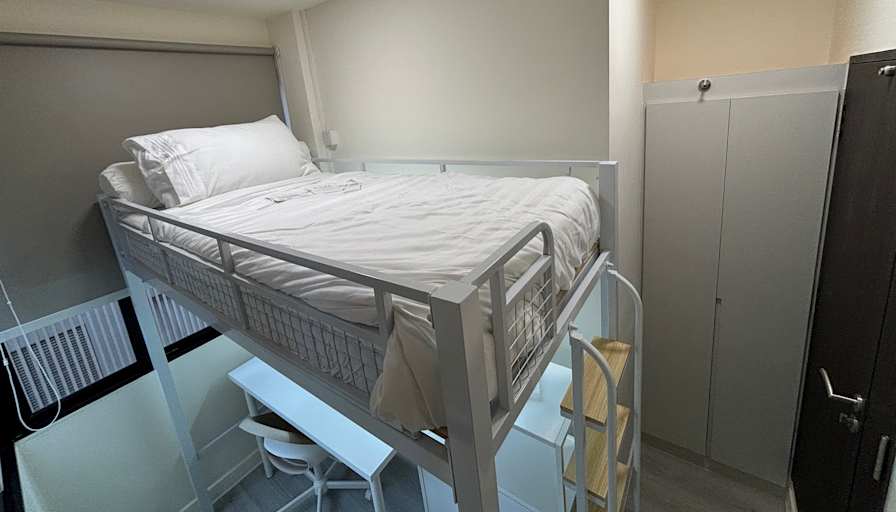 Harry Lee's room