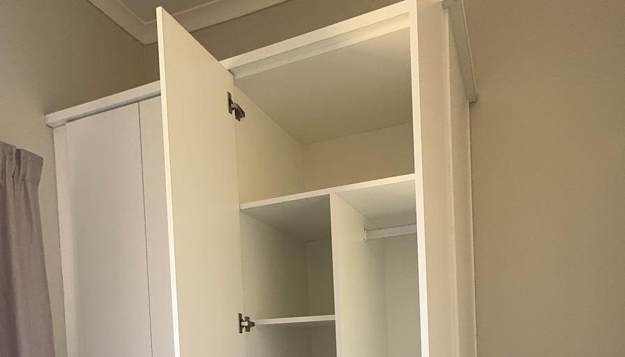 Dithoriso's room
