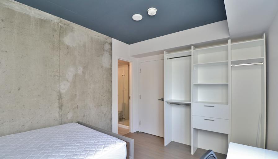 OPM Rentals's room