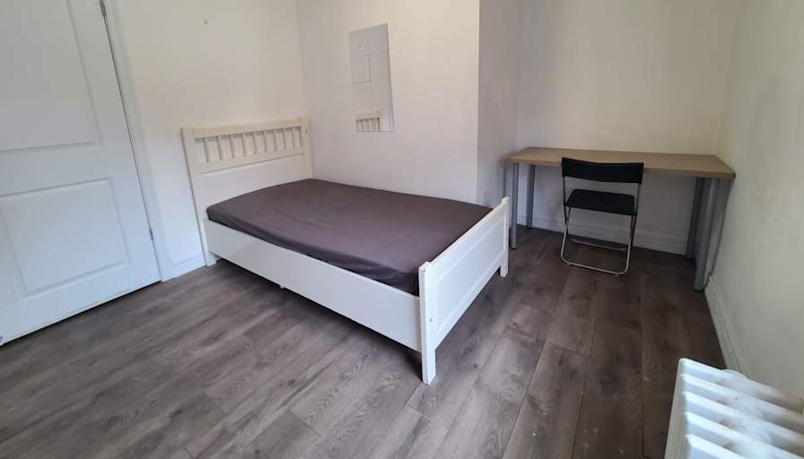 Kent's room