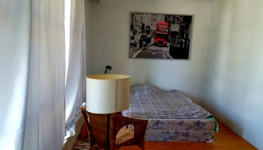 Payam's room