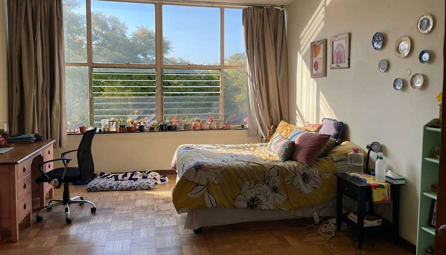 Salma Tanaka's room