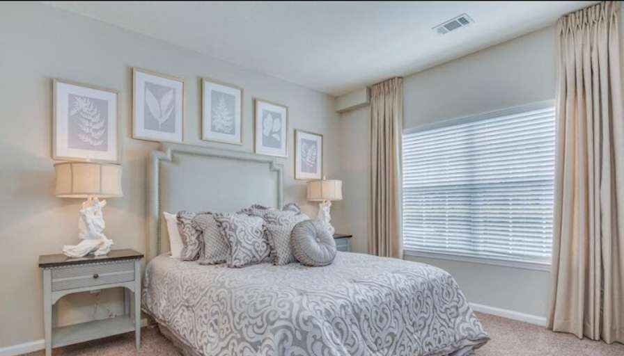 Dustin's room