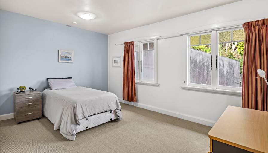 JO-ANN's room