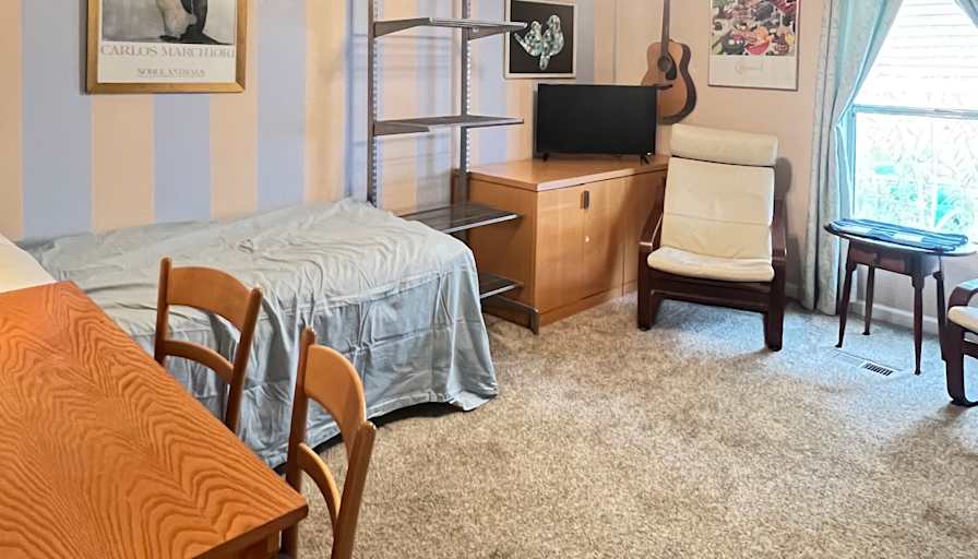 Linellen Camyre's room