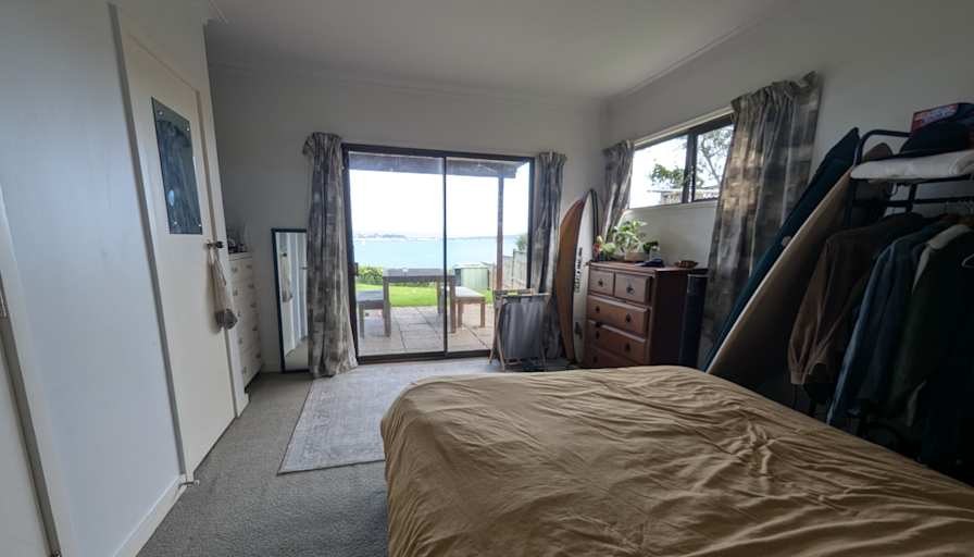 Georgia Holmes's room