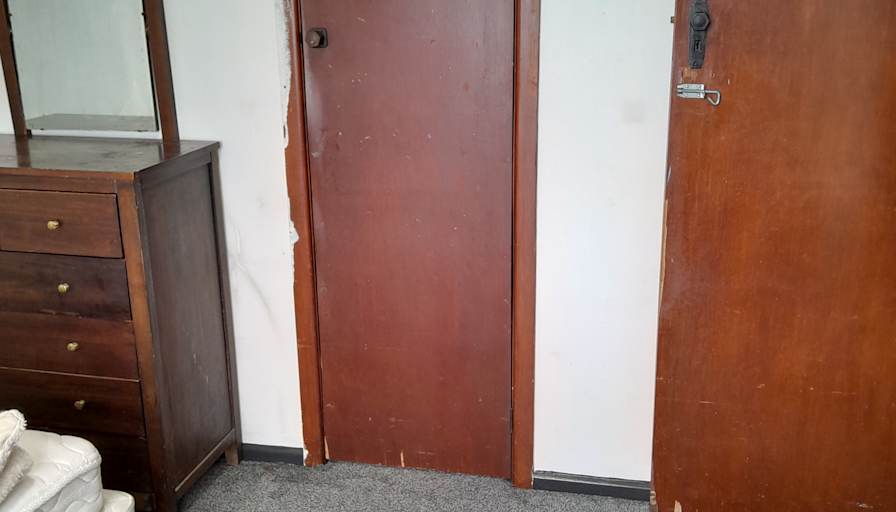 nisim's room