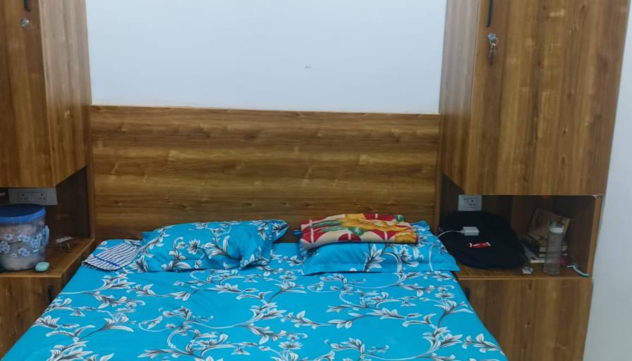 Nisha Gupta's room