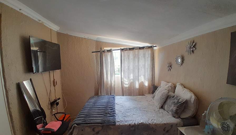 Erick's room
