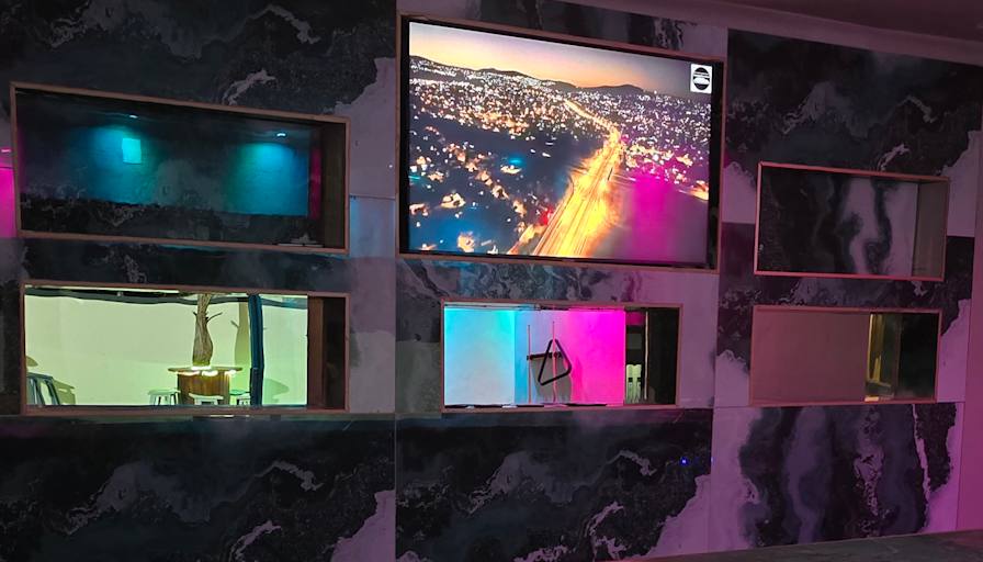 Donovan's room