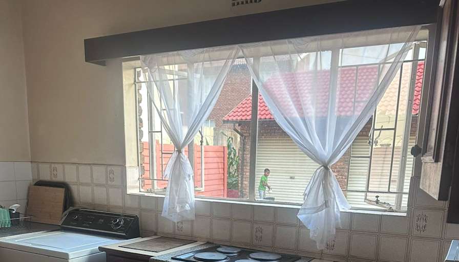 Antoinette's room