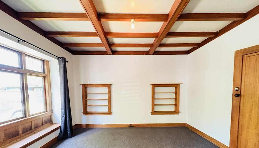 Etosha's room