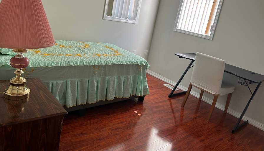 Gemma De's room