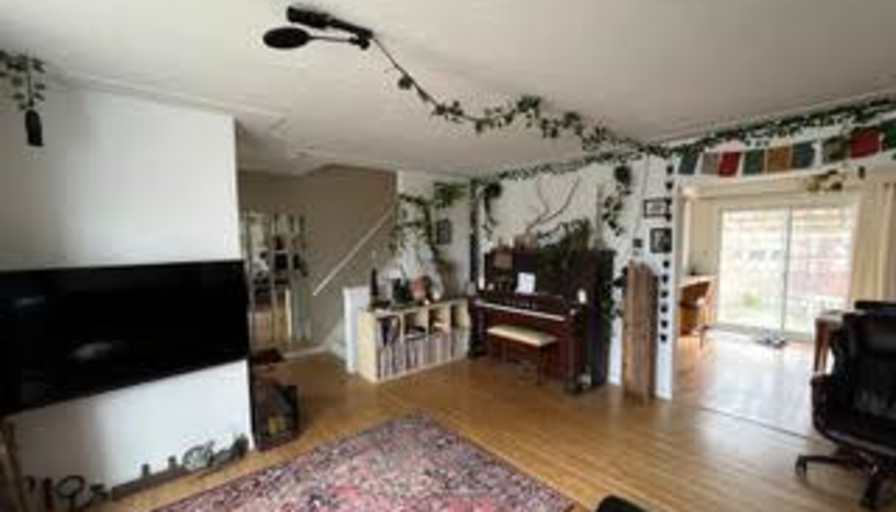 Eleni's room