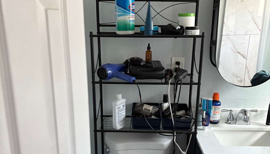 Saul's room