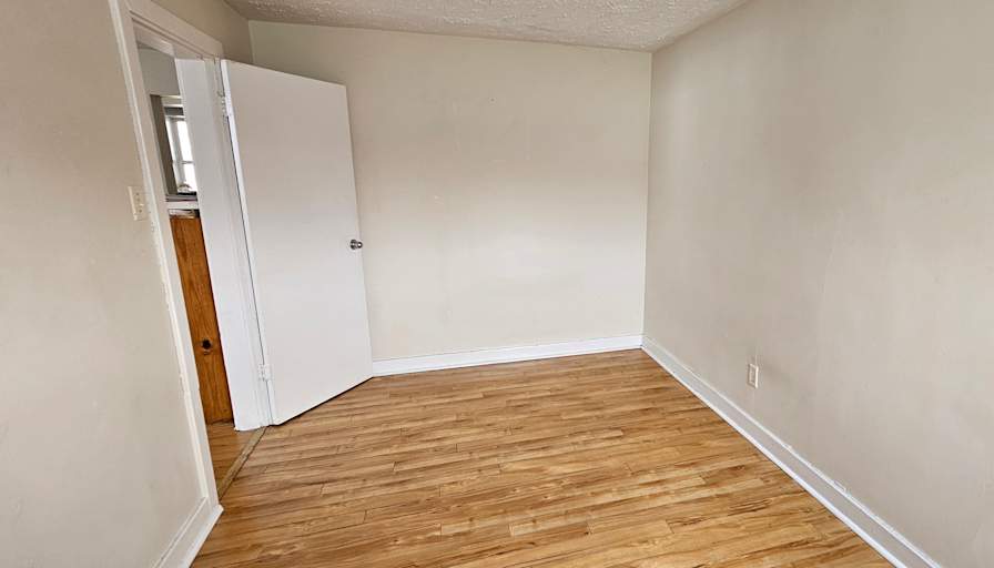 Jules's room